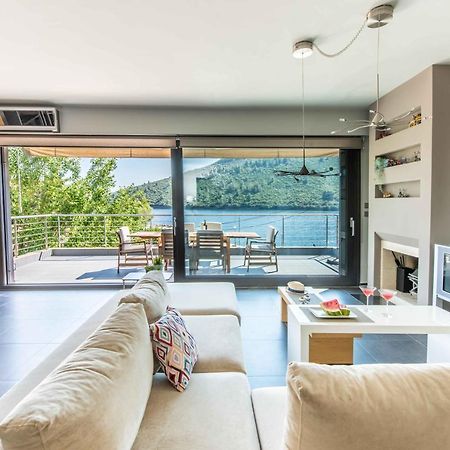 Anassa Porto Koufo Sea Front Suites Bagian luar foto