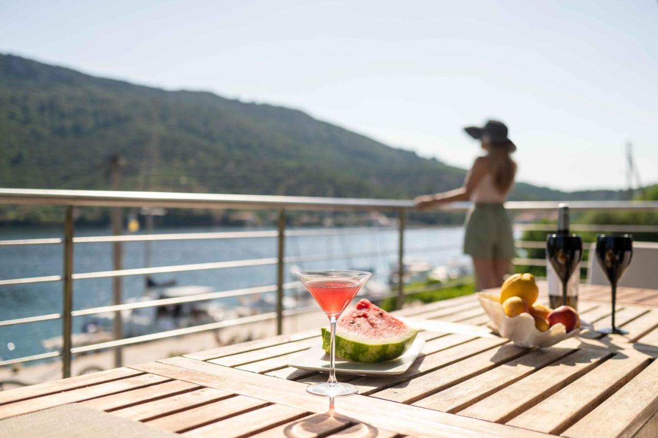 Anassa Porto Koufo Sea Front Suites Bagian luar foto