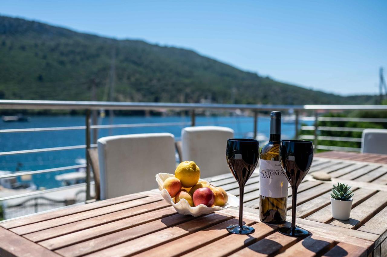 Anassa Porto Koufo Sea Front Suites Bagian luar foto